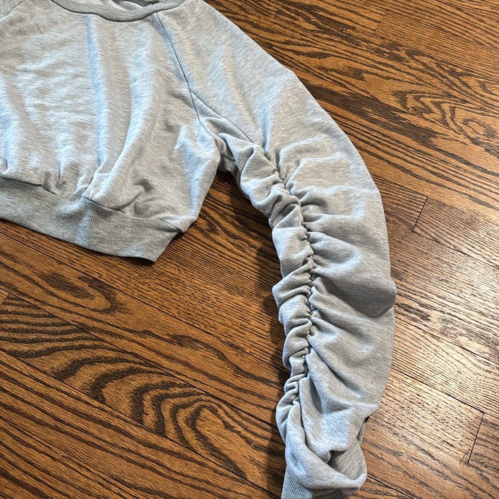 Gray Ruched Sleeve Crop Top - Picture 2 of 5